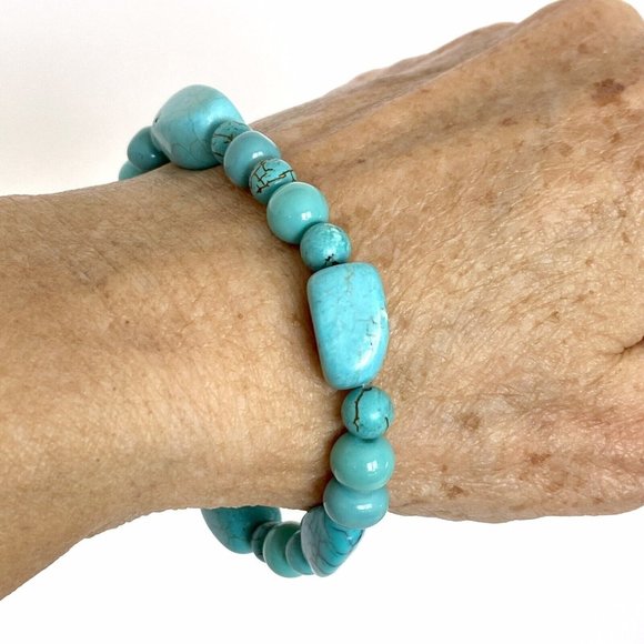 Turquoise Dyed Howlite & Glass Beads Stretch Bracelet 6.7” - Picture 3 of 5